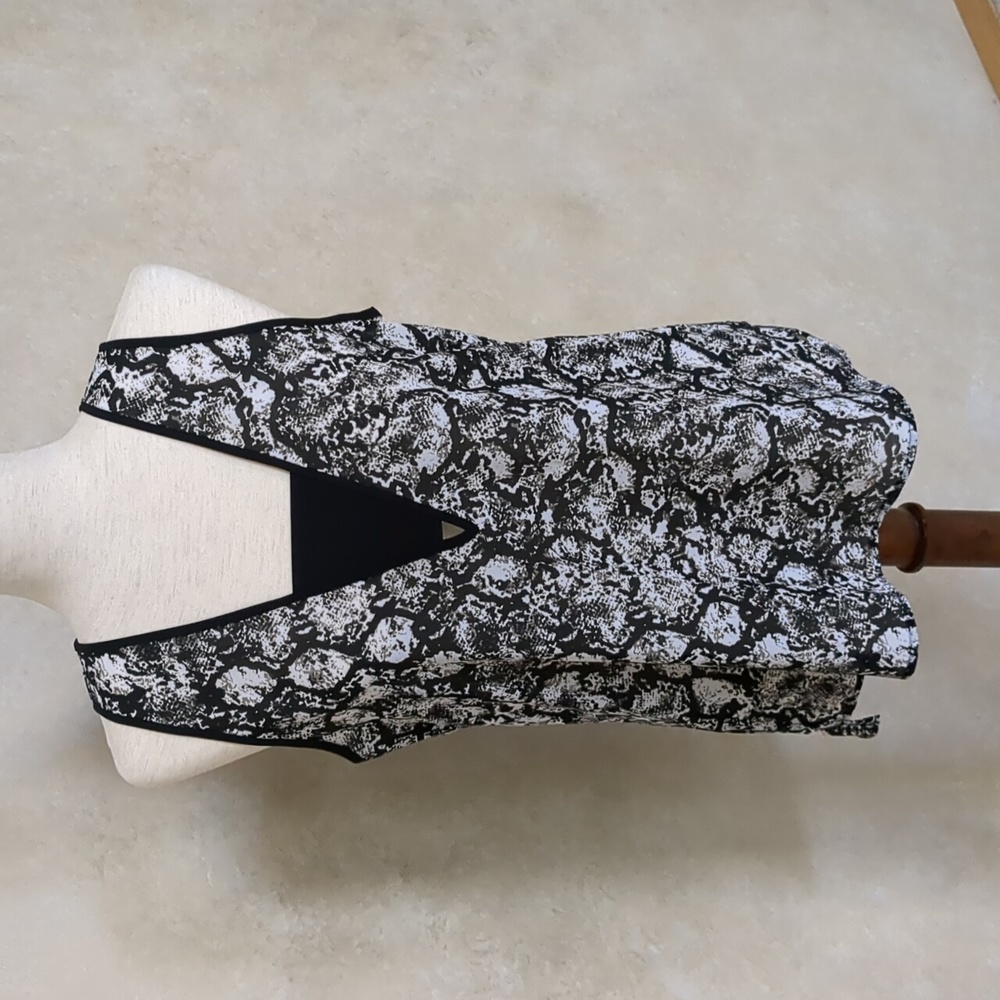 Dex Sleeveless Top